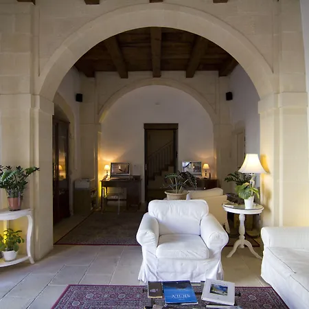 La Via Della Giudecca 4*