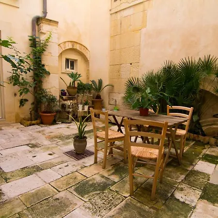 Bed and breakfast La Via Della Giudecca 3*