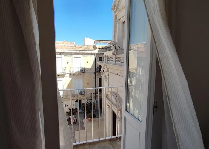 La Via Della Giudecca 4*