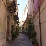 Bed & Breakfast La Via Della Giudecca 3*
