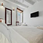 La Via Della Giudecca 3*