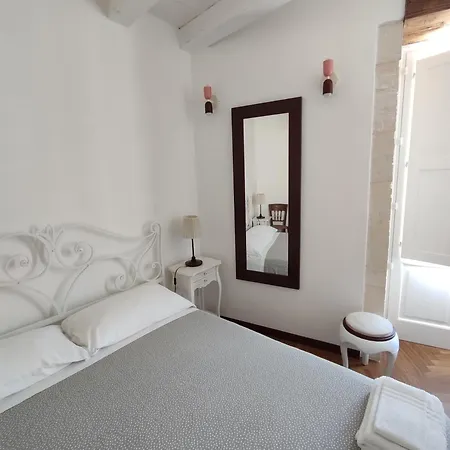 Bed & Breakfast La Via Della Giudecca 3*