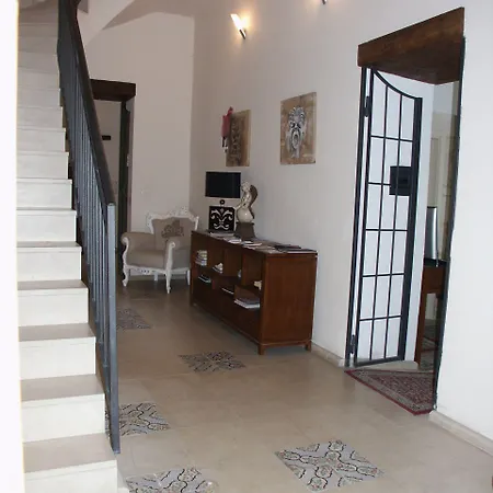 La Via Della Giudecca Bed & Breakfast 4*