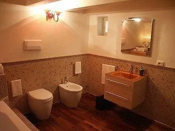 La Via Della Giudecca Syracuse